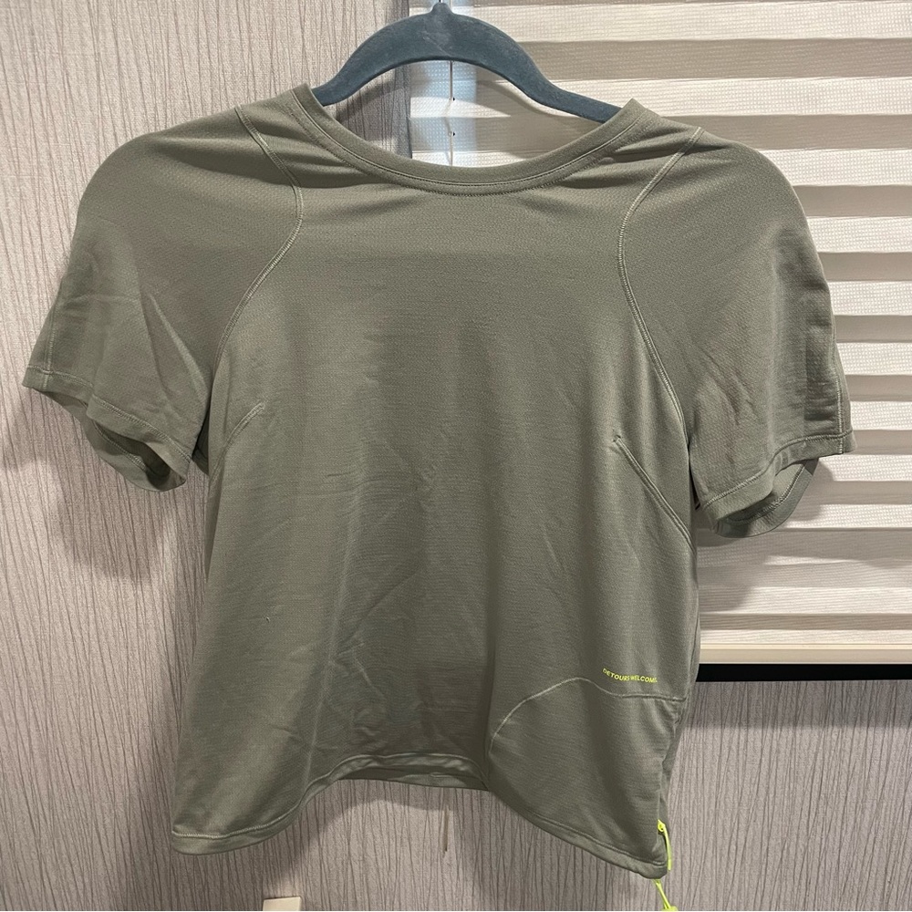 Lightweight Cinched Hem Hiking T-shirt